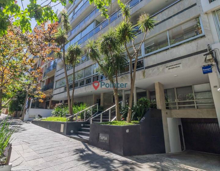 Apartamento Pocitos en alquiler con garage