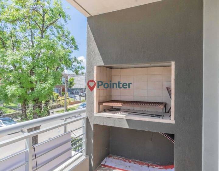 Venta apartamento de 2 dormitorios con cochera y terraza con parrillero propio en Malvin