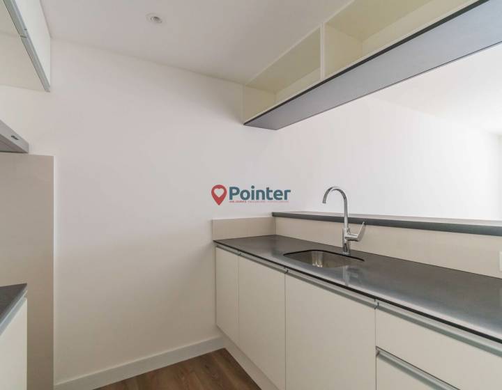 Venta apartamento de 2 dormitorios con cochera y terraza con parrillero propio en Malvin