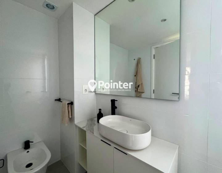 venta punta carretas 2 dormitorios 2 ba&ntilde;os y patio