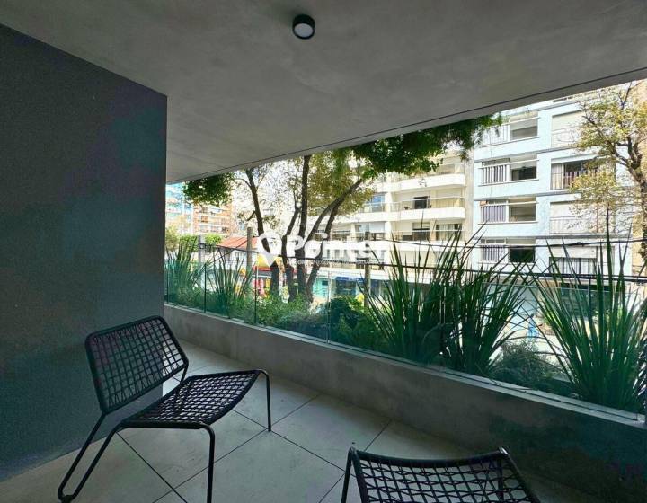 venta punta carretas 2 dormitorios 2 ba&ntilde;os y patio