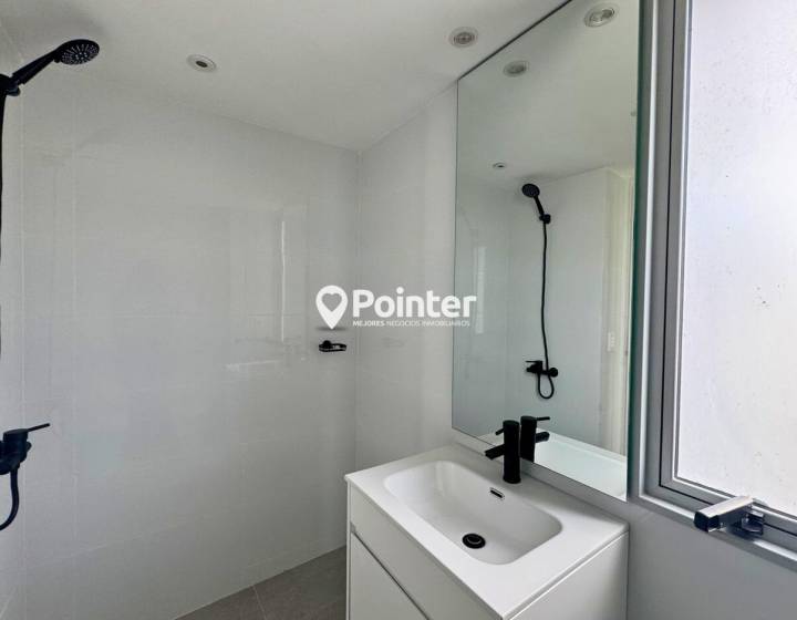 venta punta carretas 2 dormitorios 2 ba&ntilde;os y patio