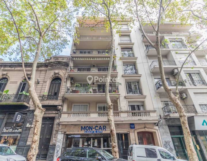 Alquiler apartamento amplio en el centro (sin muebles)