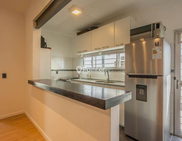Hermosa Casa Reciclada 3 Dorm, 2 Ba&ntilde;os, Parrillero y Cochera.
