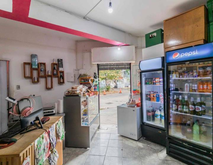LOCAL COMERCIAL CON RENTA EN POCITOS