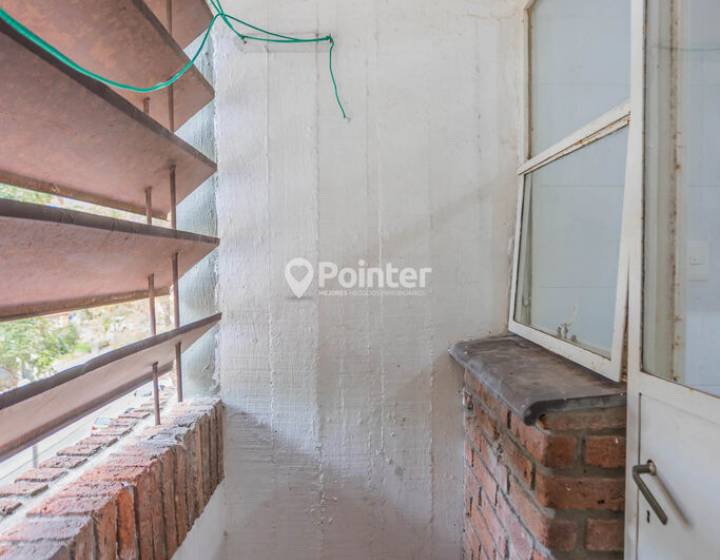 Apartamento 2 dormitorios, luminoso, entre Punta Carretas y Parque Rod&oacute;