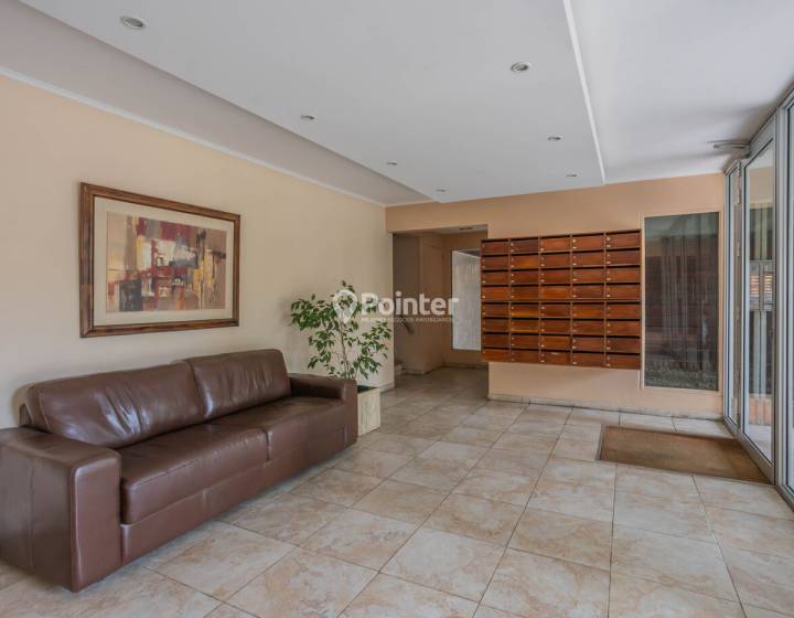 Apartamento 2 dormitorios, luminoso, entre Punta Carretas y Parque Rod&oacute;