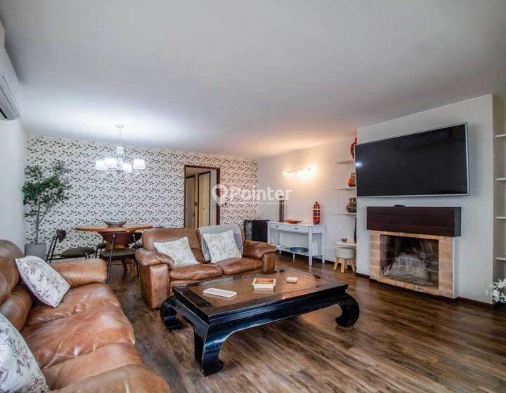 Apartamento Frente al Mar en la Pen&iacute;nsula de Punta del Este &ndash; 3 Dormitorios + Garaje