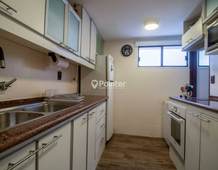 Apartamento Frente al Mar en la Pen&iacute;nsula de Punta del Este &ndash; 3 Dormitorios + Garaje