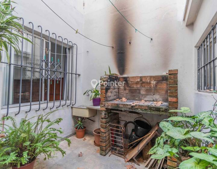 Alquiler amplio apartamento 1 dormitorio con patio y parrillero &ndash; Parque Rod&oacute;