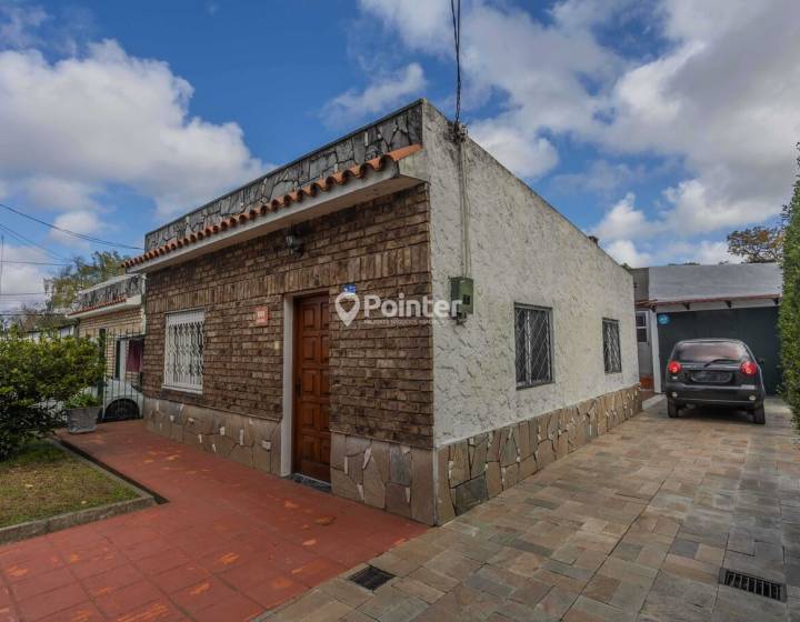 Gran Oportunidad Venta 2 Casas en Tres Ombues.