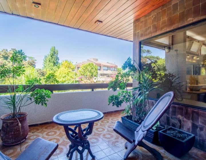 Casa En Venta En La Mansa, parada 10, 5 Dormitorios + Dependencia