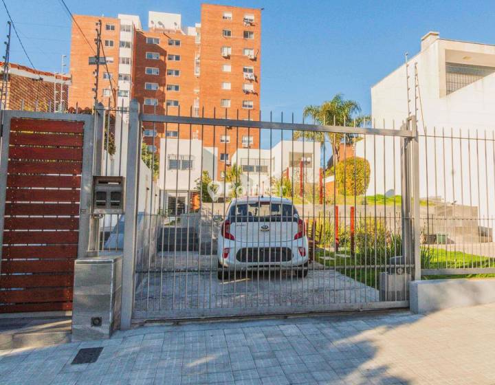 Venta Casa PH 3 Dormitorios + Jard&iacute;n + Cochera en el coraz&oacute;n de Malv&iacute;n