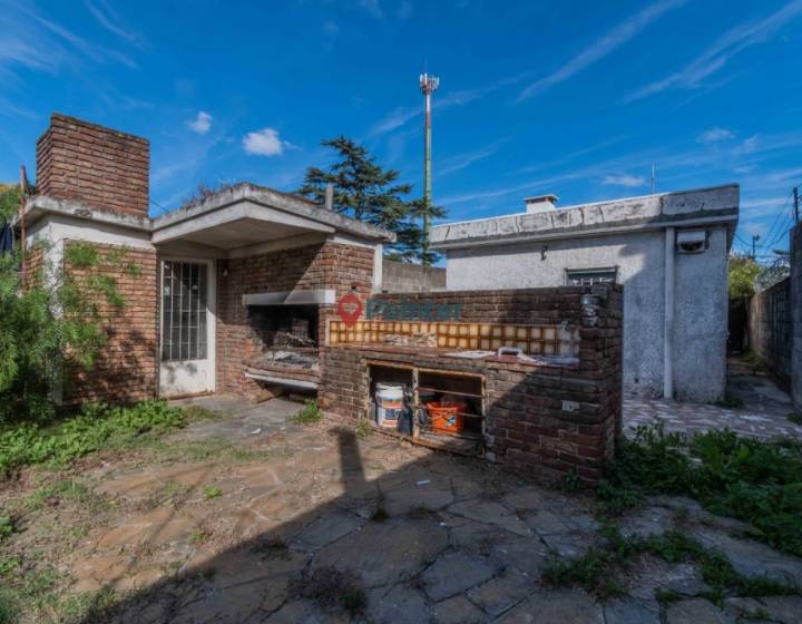 SE ALQUILA CASA 3 DORMITORIOS EN BARRIO PE&Ntilde;AROL