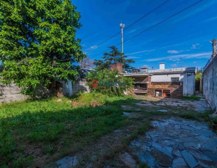 SE ALQUILA CASA 3 DORMITORIOS EN BARRIO PE&Ntilde;AROL