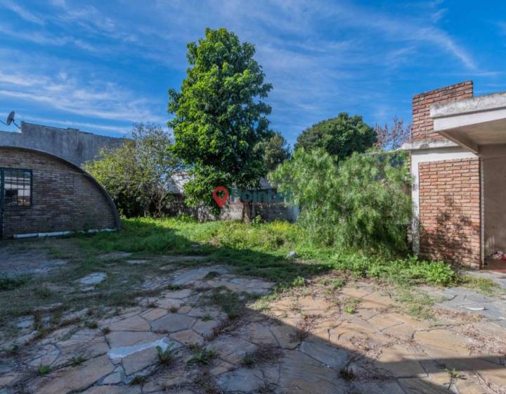 SE ALQUILA CASA 3 DORMITORIOS EN BARRIO PE&Ntilde;AROL