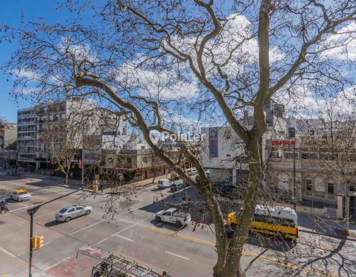 Apartamento 2 Dormitorios Con Balc&oacute;n + Garage- La Blanqueada