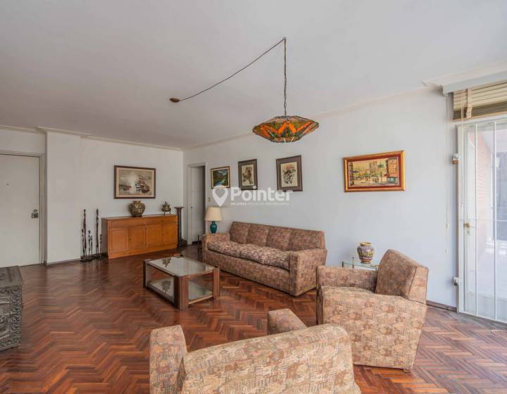 Oportunidad en el Centro &ndash; 4 Dormitorios, 3 Ba&ntilde;os