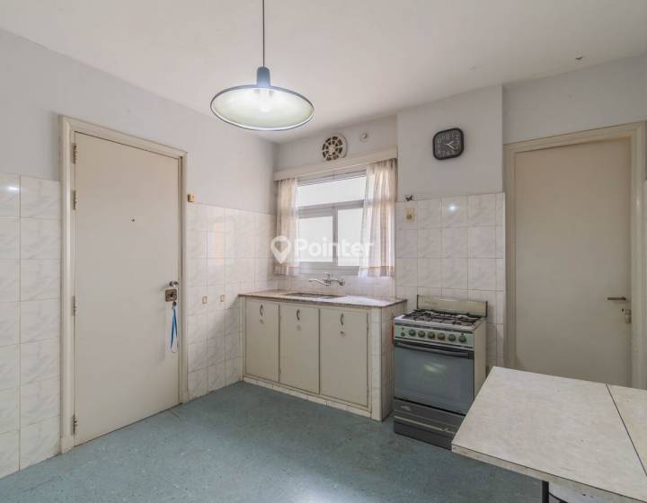 Oportunidad en el Centro &ndash; 4 Dormitorios, 3 Ba&ntilde;os