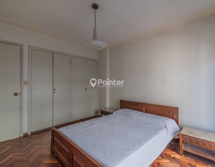 Oportunidad en el Centro &ndash; 4 Dormitorios, 3 Ba&ntilde;os