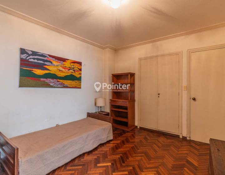Oportunidad en el Centro &ndash; 4 Dormitorios, 3 Ba&ntilde;os