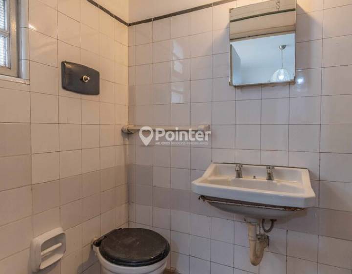Oportunidad en el Centro &ndash; 4 Dormitorios, 3 Ba&ntilde;os