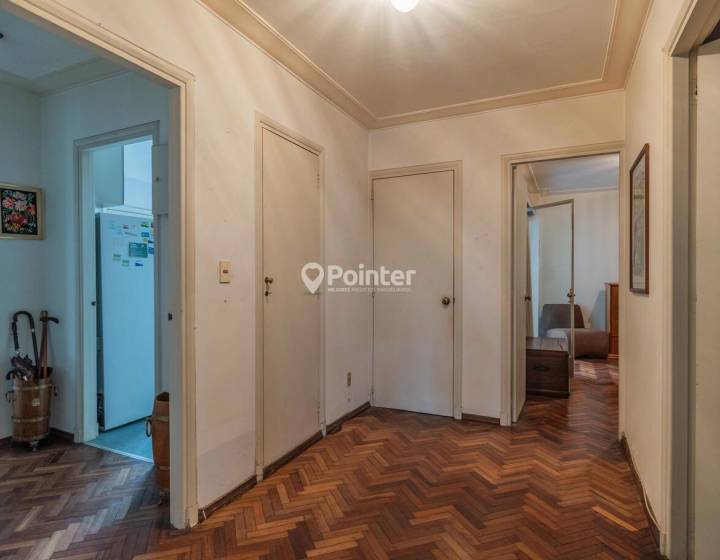 Oportunidad en el Centro &ndash; 4 Dormitorios, 3 Ba&ntilde;os