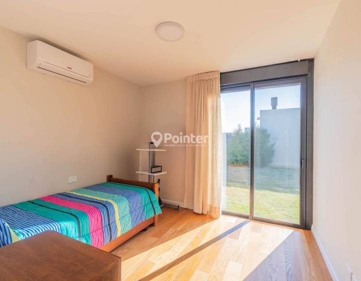 VENTA Casa Huerta de los Horneros, 4 Dormitorios, 3 ba&ntilde;os + Piscina