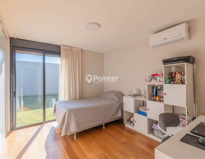 VENTA Casa Huerta de los Horneros, 4 Dormitorios, 3 ba&ntilde;os + Piscina