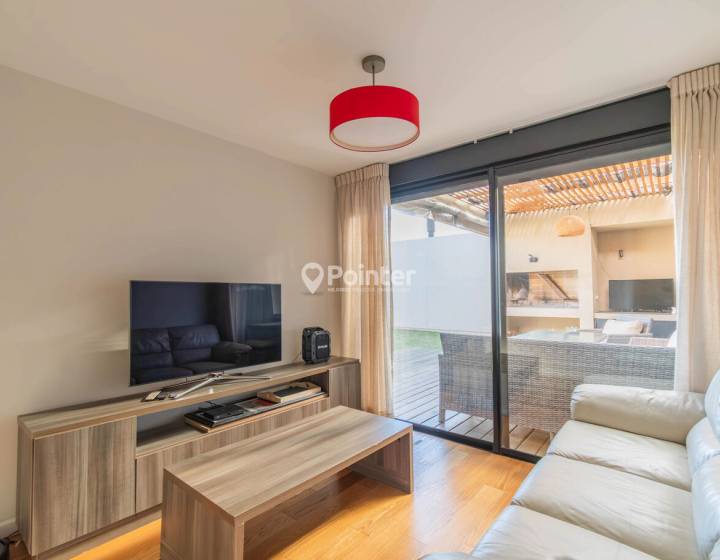 VENTA Casa Huerta de los Horneros, 4 Dormitorios, 3 ba&ntilde;os + Piscina