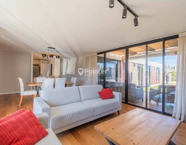 VENTA Casa Huerta de los Horneros, 4 Dormitorios, 3 ba&ntilde;os + Piscina