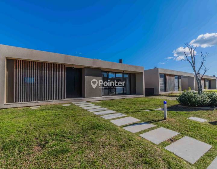 VENTA Casa Huerta de los Horneros, 4 Dormitorios, 3 ba&ntilde;os + Piscina