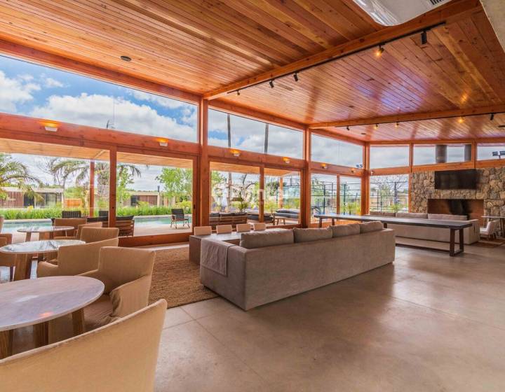 VENTA Casa Huerta de los Horneros, 4 Dormitorios, 3 ba&ntilde;os + Piscina