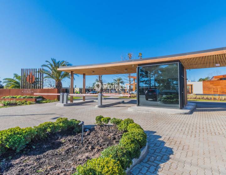 VENTA Casa Huerta de los Horneros, 4 Dormitorios, 3 ba&ntilde;os + Piscina