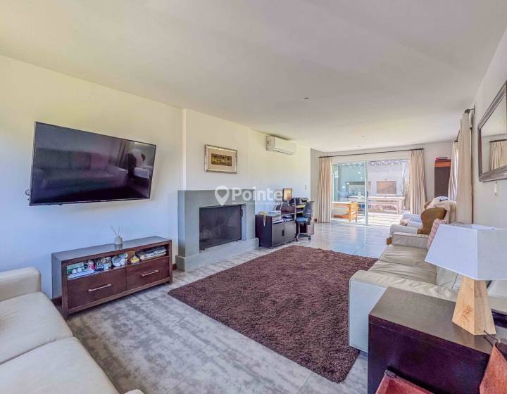 VENTA Casa moderna en Altos de la Tahona, 3 Dormitorios, Piscina y Vista al Golf