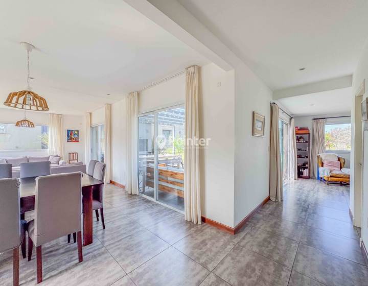VENTA Casa moderna en Altos de la Tahona, 3 Dormitorios, Piscina y Vista al Golf