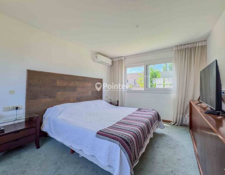 VENTA Casa moderna en Altos de la Tahona, 3 Dormitorios, Piscina y Vista al Golf
