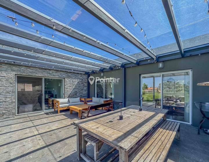 VENTA Casa moderna en Altos de la Tahona, 3 Dormitorios, Piscina y Vista al Golf