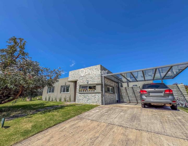 VENTA Casa moderna en Altos de la Tahona, 3 Dormitorios, Piscina y Vista al Golf
