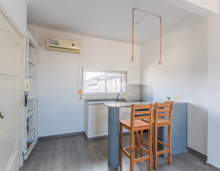 Alquiler monoambiente con vistas despejadas Cordon Sur
