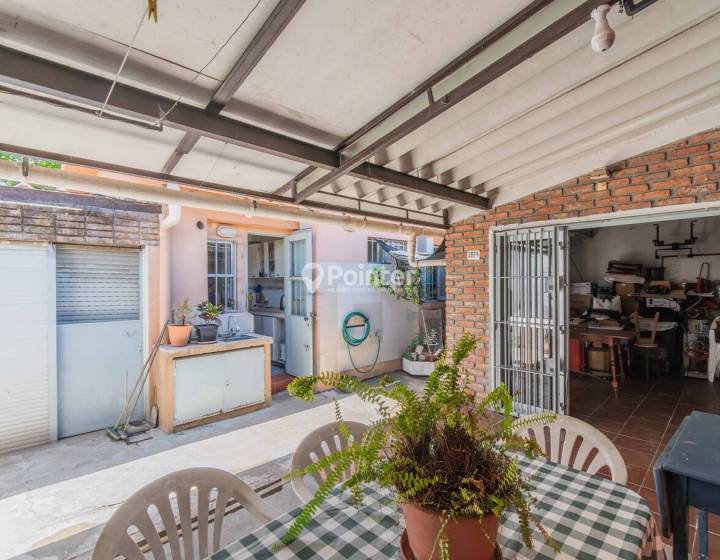 VENTA CASA 2 DORMITORIOS Y GARAJE EN  VILLA ESPA&Ntilde;OLA