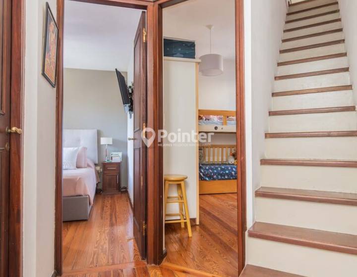 VENTA CASA POCITOS 2 DORMITORIOS Y TERRAZA CON PARRILLERO