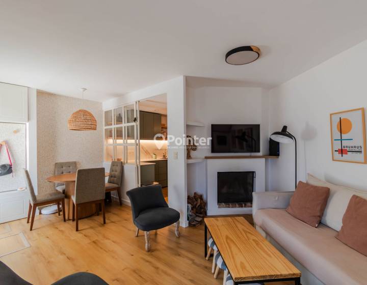 VENTA CASA POCITOS 2 DORMITORIOS Y TERRAZA CON PARRILLERO