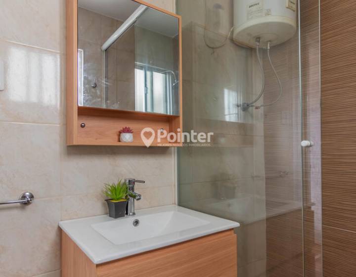 VENTA DE APARTAMENTO DE 2 DORMITORIOS COMO NUEVO !