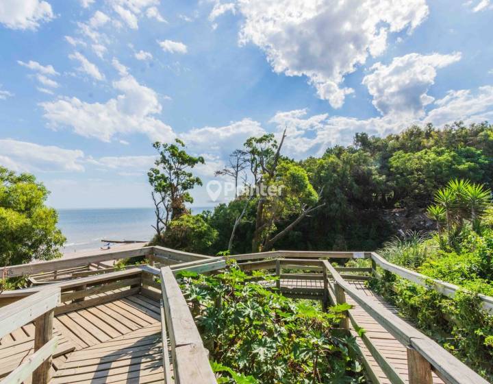 Venta Aparatemento 2 dormitorios, a 50 mt del mar, piscina y parrillero