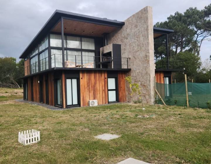 ALQUILER DE DUPLEX EN LA BARRA MALDONADO