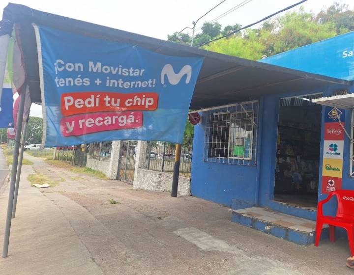 LOCAL Y GARAGE CON VIVIENDA SOBRE AVENIDA J.BELLONI A RECICLAR O DEMOLER.
