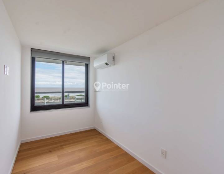 Apartamento 3 dormitorios y garaje Rambla de Malv&iacute;n