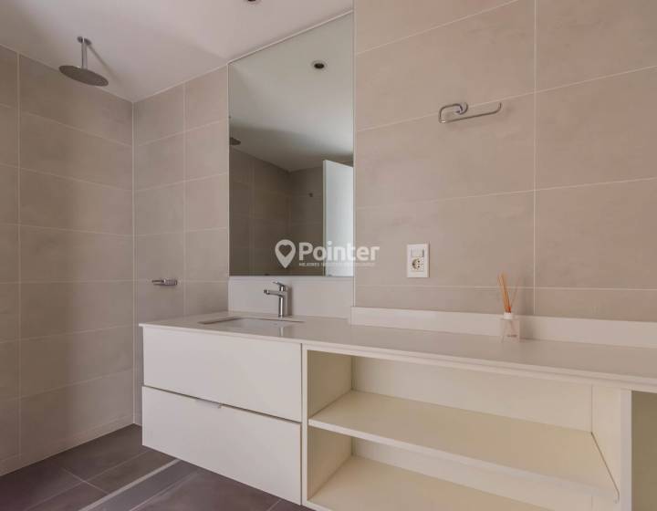 Apartamento 3 dormitorios y garaje Rambla de Malv&iacute;n