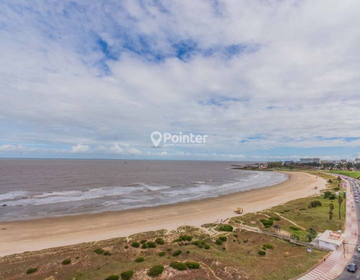 Apartamento 3 dormitorios y garaje Rambla de Malv&iacute;n